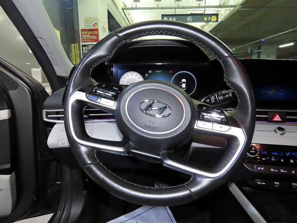 HYUNDAI Avante - Vista 8