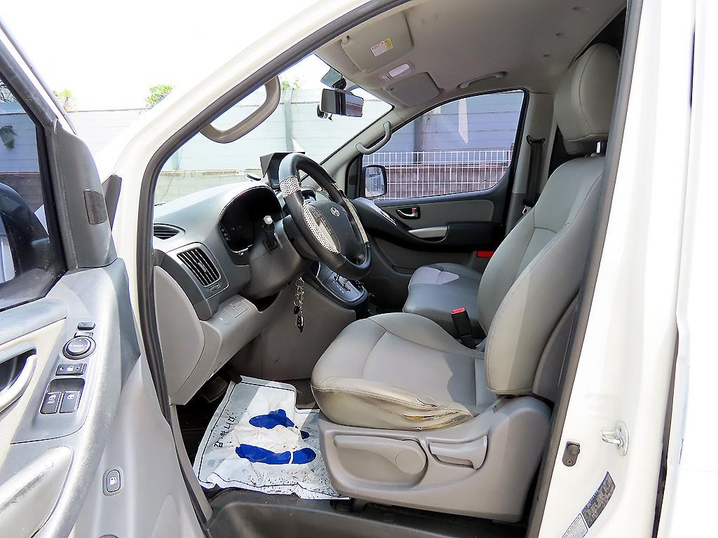 HYUNDAI Starex - Vista 5