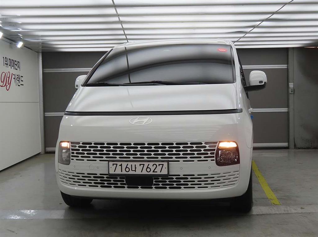 HYUNDAI Staria - Vista 2