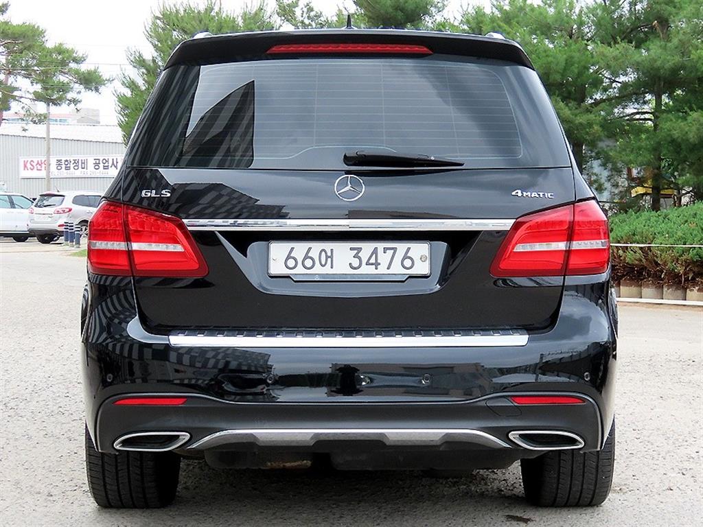 Mercedes Benz GLS Class - Vista 4