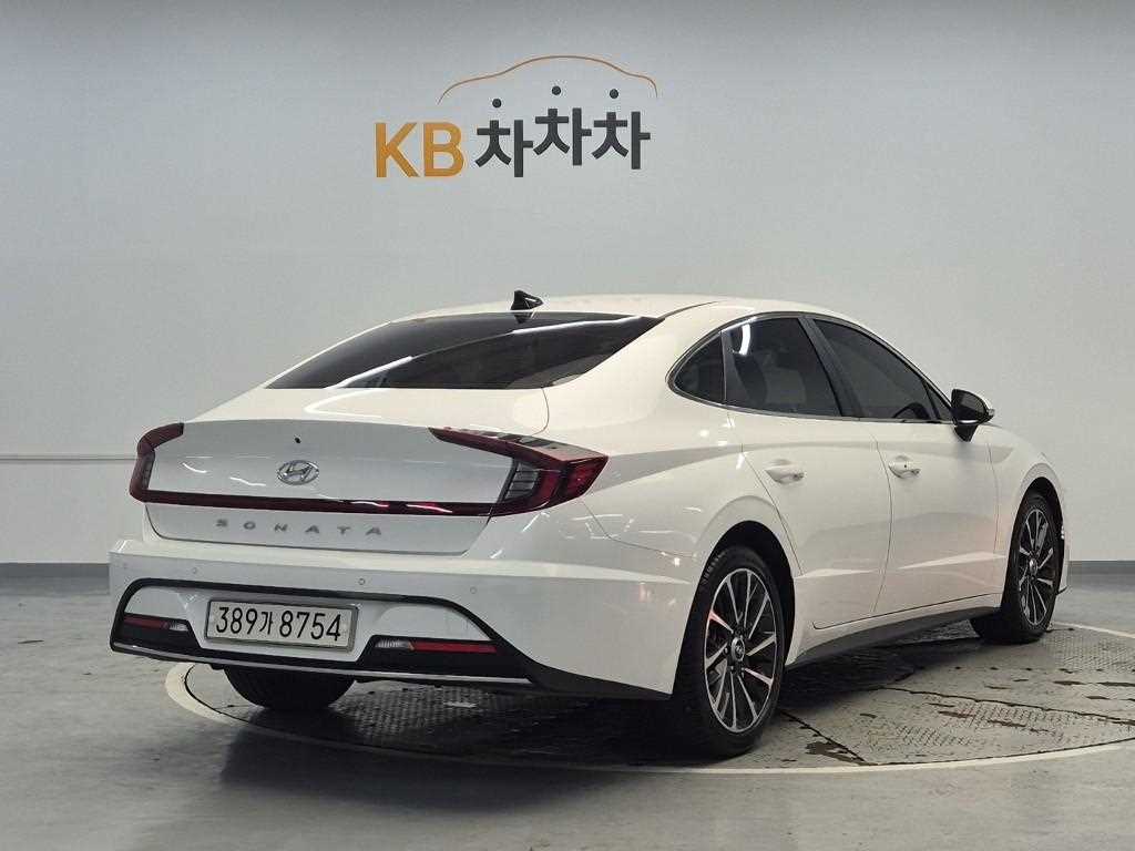 HYUNDAI Sonata - Vista 3
