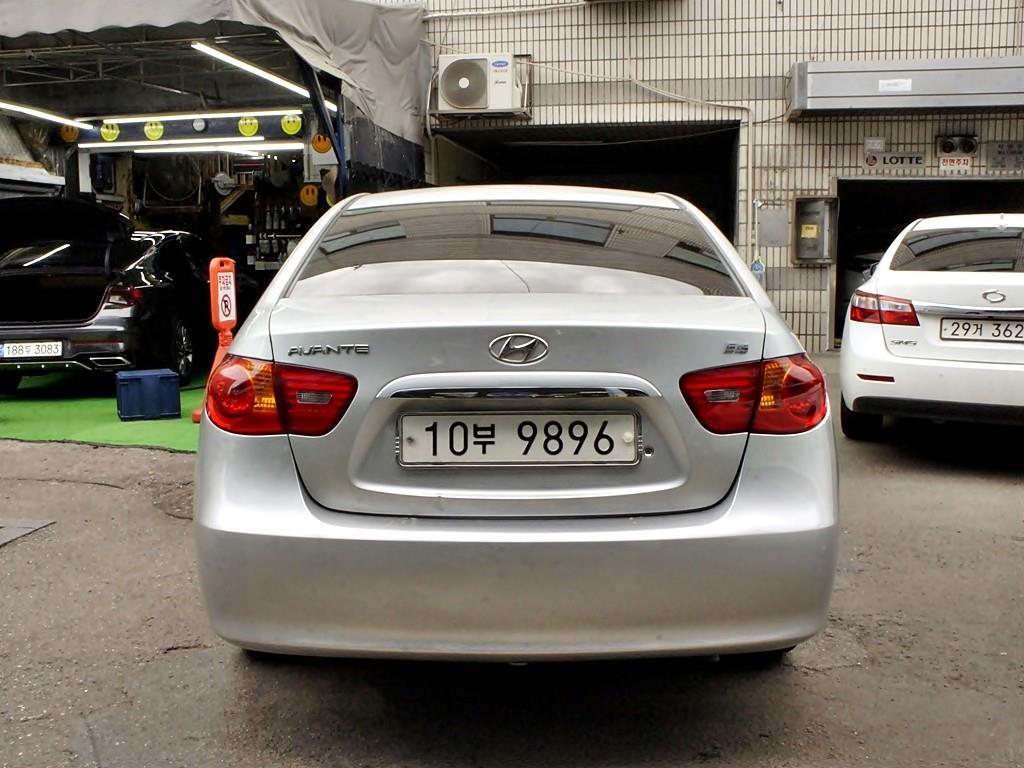 HYUNDAI Avante - Vista 5
