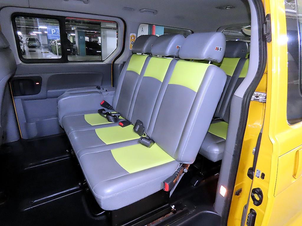 HYUNDAI Starex - Vista 7