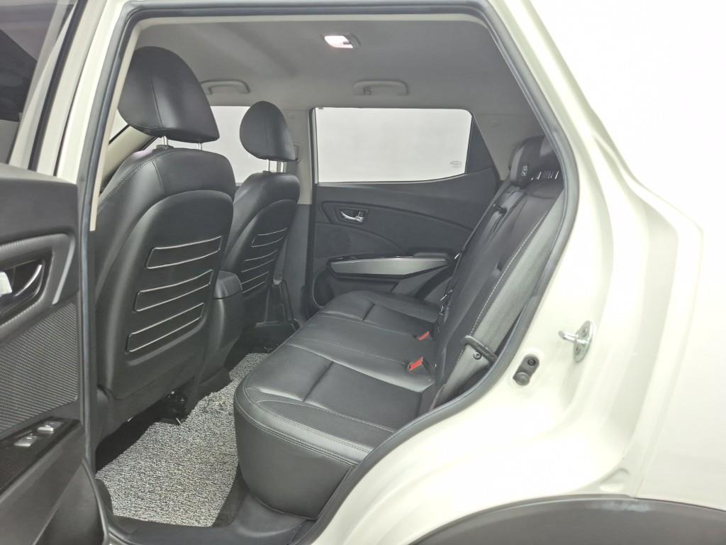Ssangyong Tivoli - Vista 12