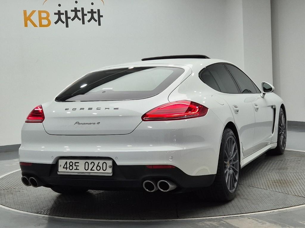 Porsche Panamera - Vista 3