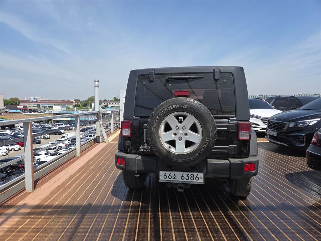 Jeep Wrangler - Vista 2