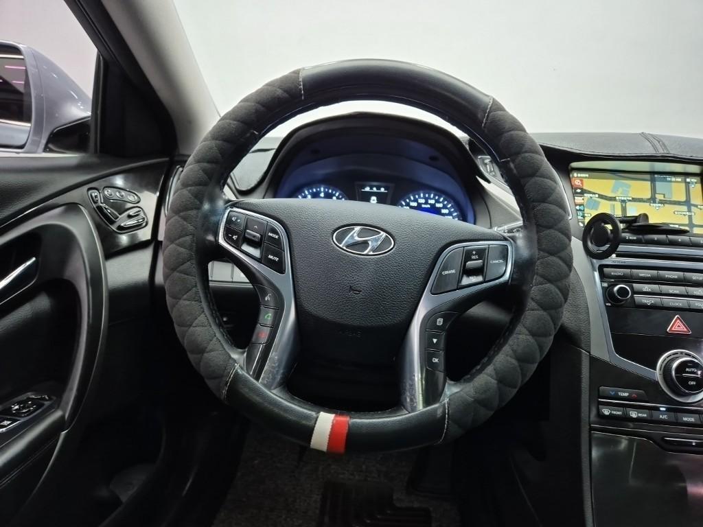 HYUNDAI Grandeur - Vista 9