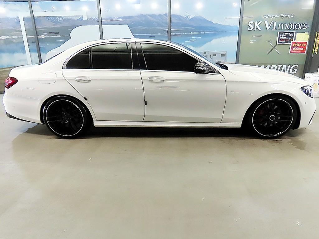 Mercedes Benz E class - Vista 3
