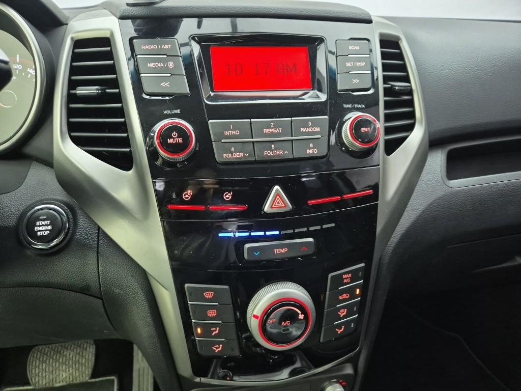 Ssangyong Tivoli - Vista 10