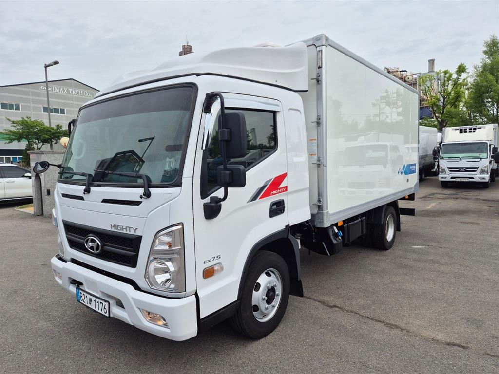 medium and large cargo truck 2024 Blanco - Importación desde Corea - HF Imports Iquique - Foto 1