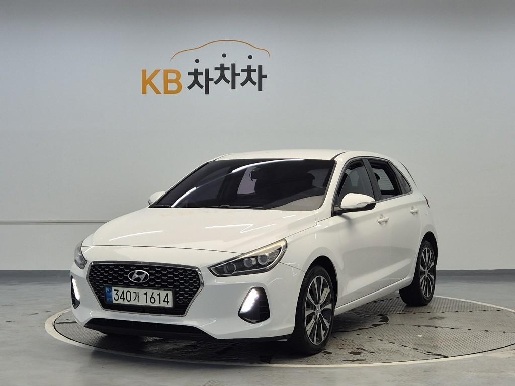 HYUNDAI i30 2017 Blanco - Importación desde Corea - HF Imports Iquique - Foto 1