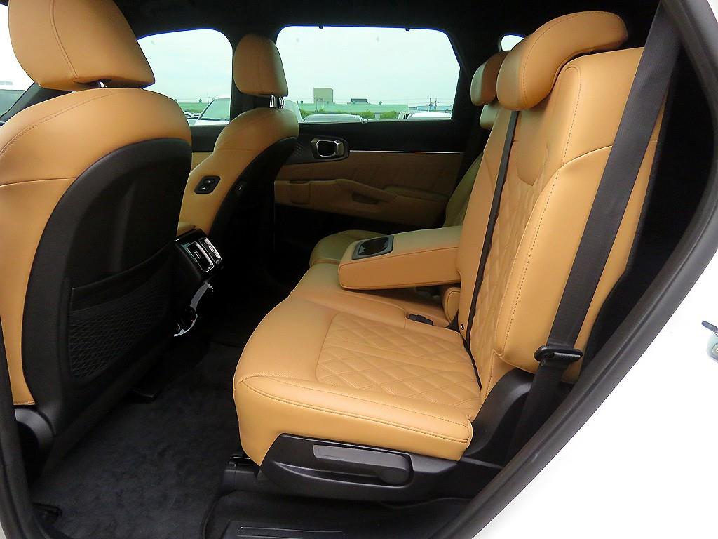 KIA Sorento - Vista 8