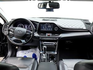 HYUNDAI Grandeur - Vista 10