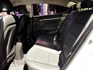 HYUNDAI Avante - Vista 12