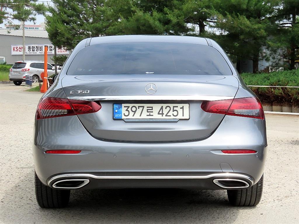Mercedes Benz E class - Vista 4
