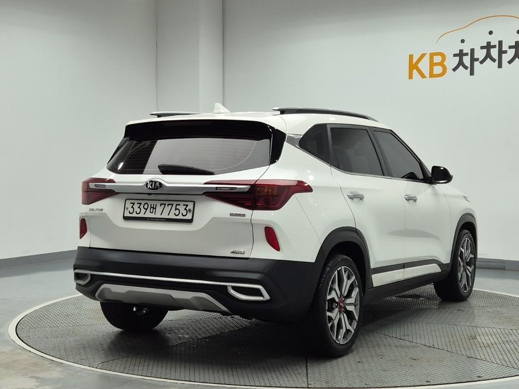 KIA Seltos - Vista 2