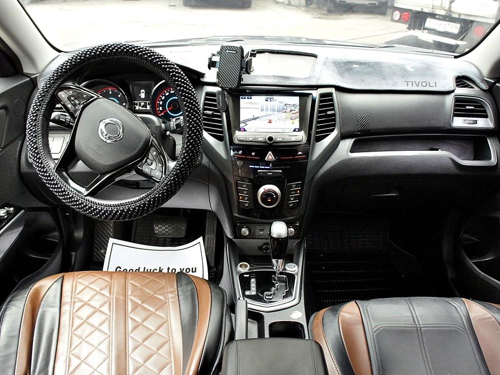 Ssangyong Tivoli - Vista 12