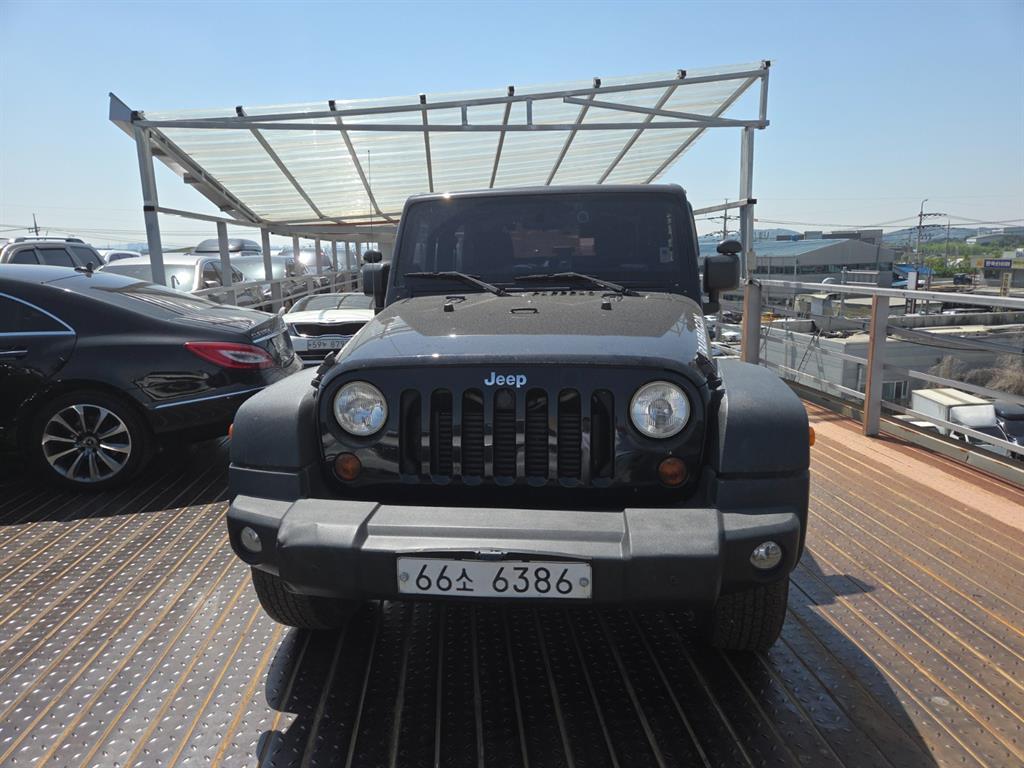 Jeep Wrangler 2011 Negro - Importación desde Corea - HF Imports Iquique - Foto 1