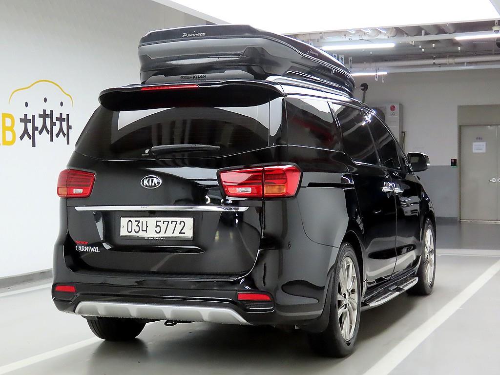 KIA Carnival - Vista 4
