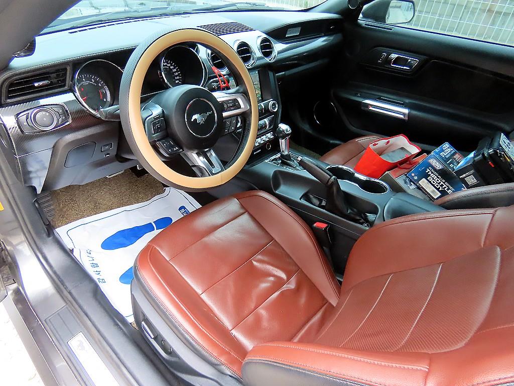 Ford Mustang - Vista 7