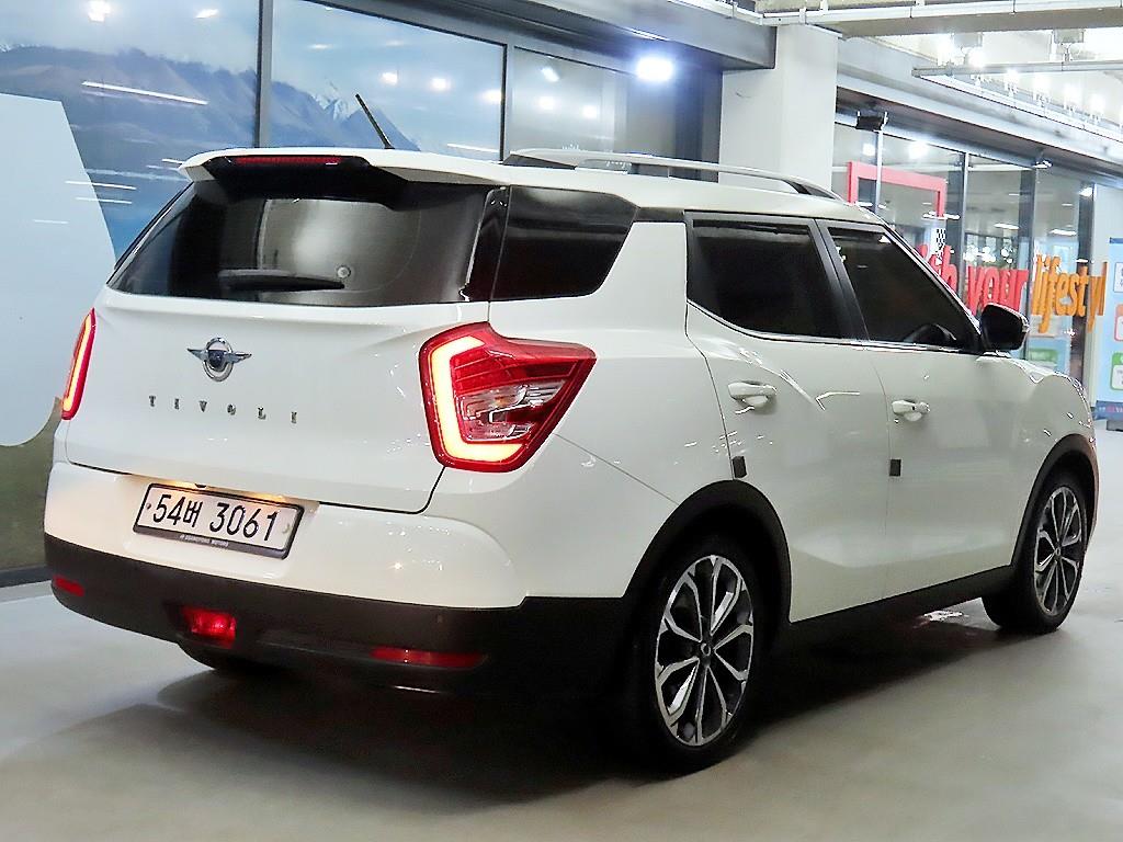 Ssangyong Tivoli - Vista 4