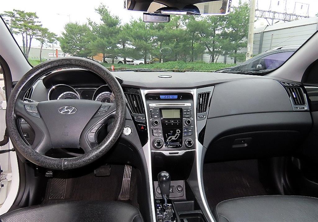 HYUNDAI Sonata - Vista 7