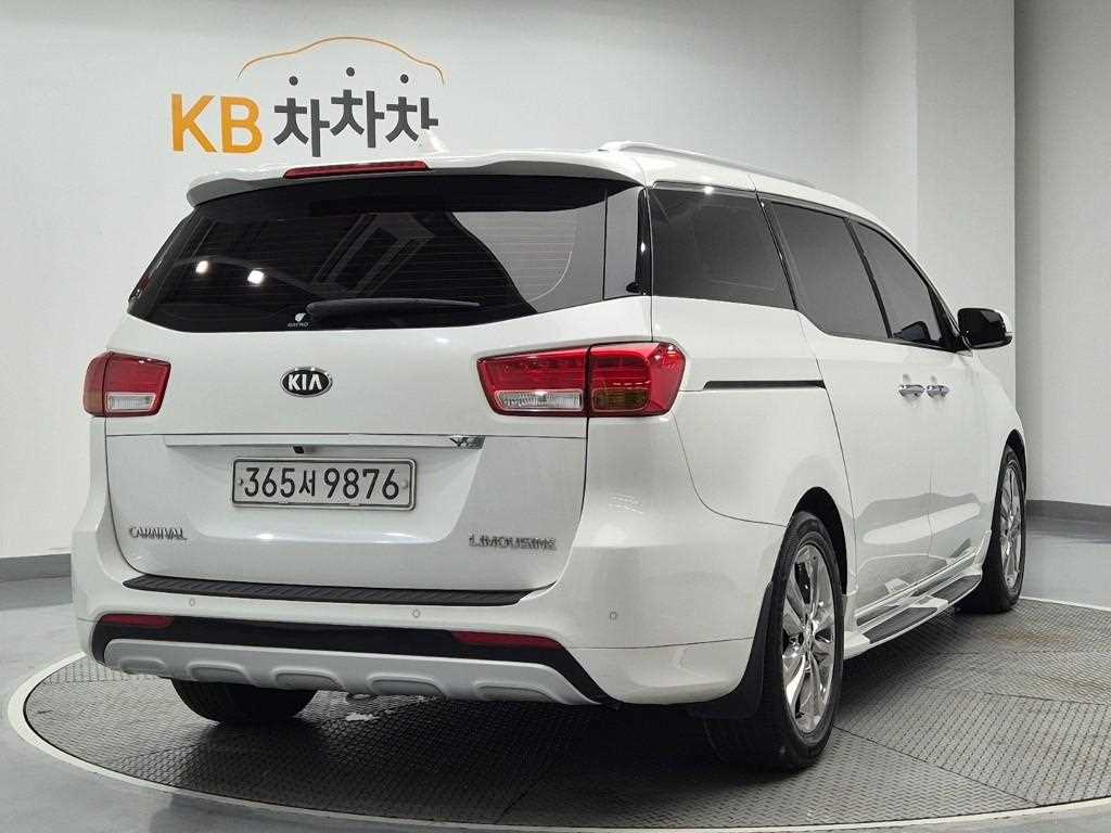 KIA Carnival - Vista 3