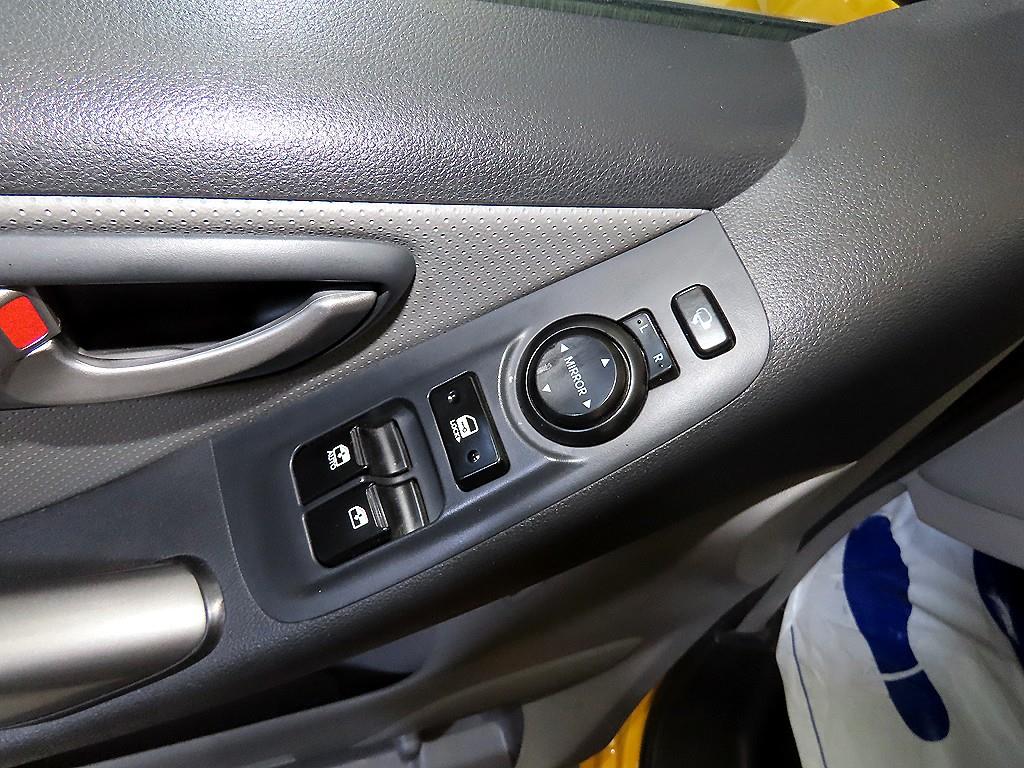 HYUNDAI Starex - Vista 12