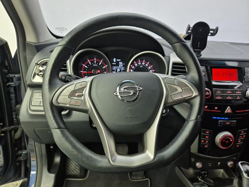 Ssangyong Tivoli - Vista 9