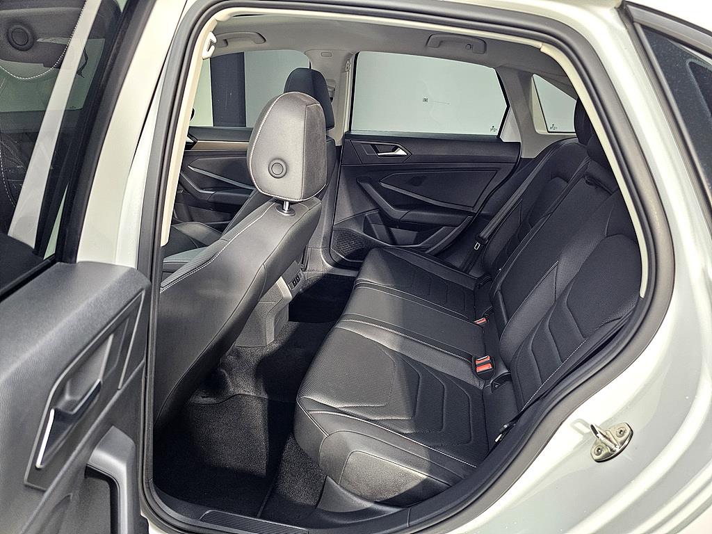 Volkswagen Jetta - Vista 9