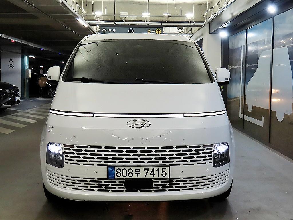 HYUNDAI Staria - Vista 2
