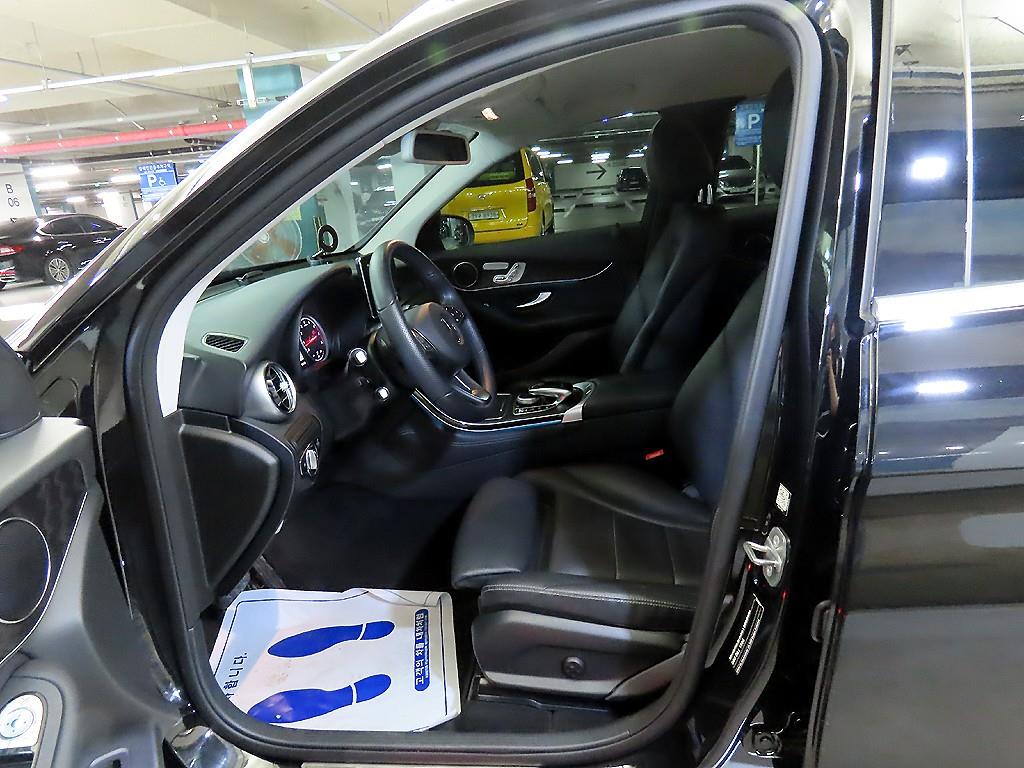 Mercedes Benz GLC Class - Vista 6