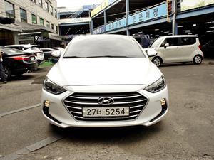 HYUNDAI Avante - Vista 4