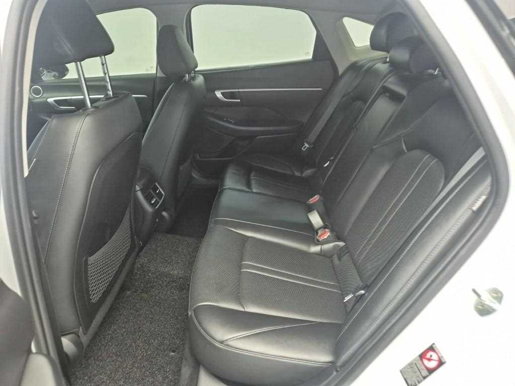 HYUNDAI Sonata - Vista 12