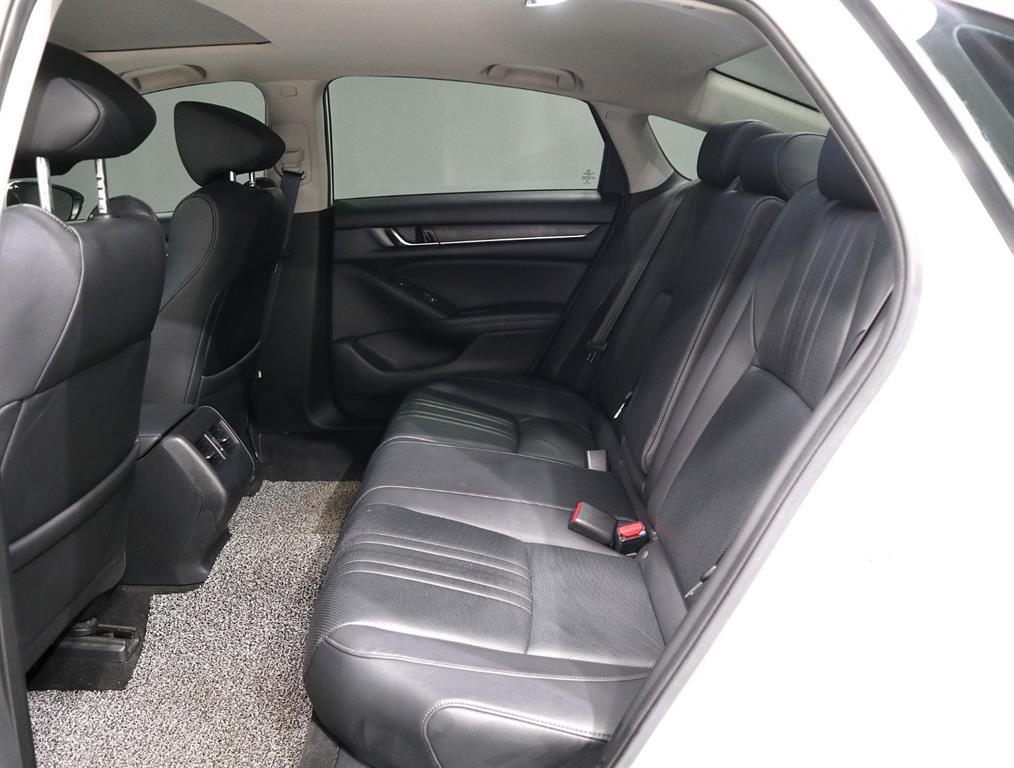 Honda Accord - Vista 9