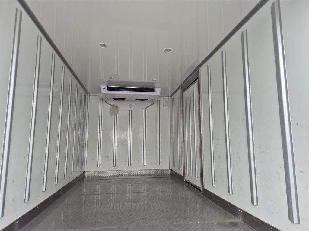 medium and large cargo truck - Vista 10