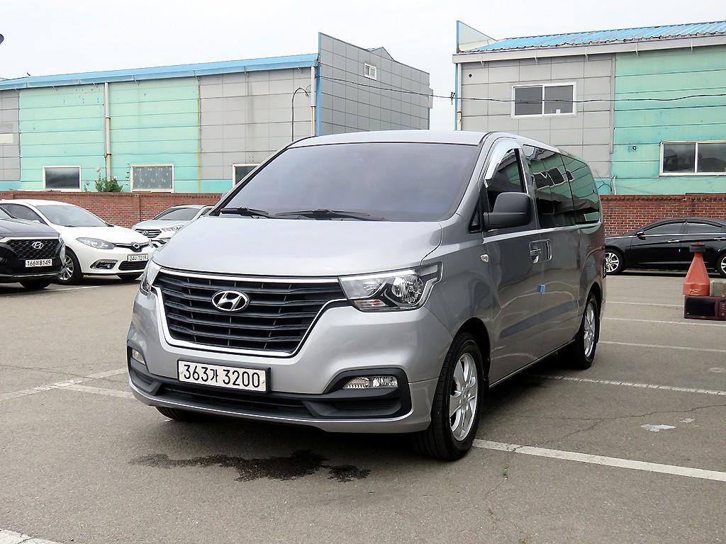 HYUNDAI Starex - Vista 2