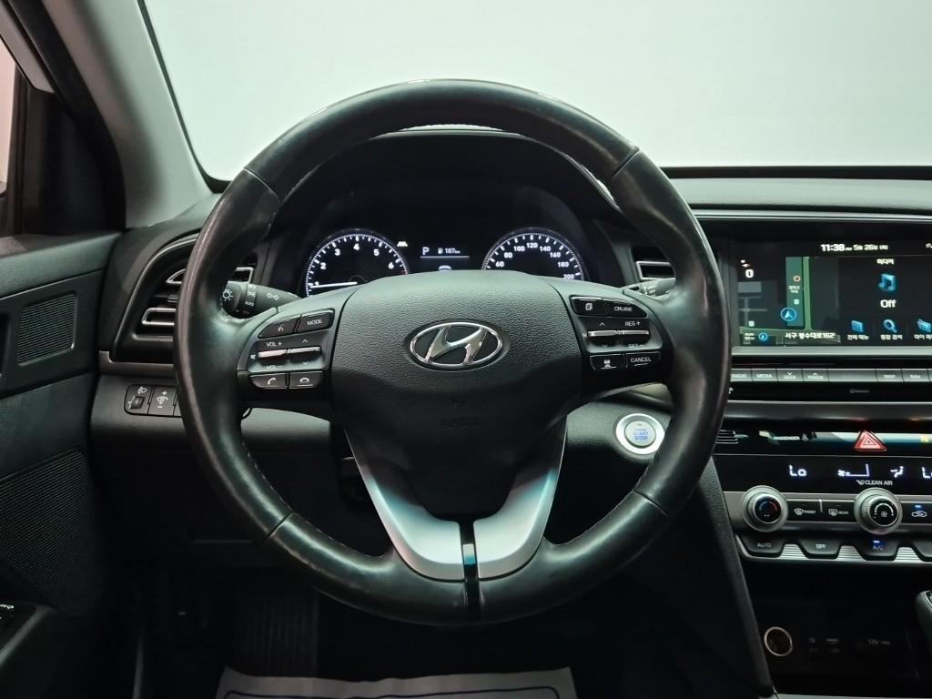 HYUNDAI Avante - Vista 6