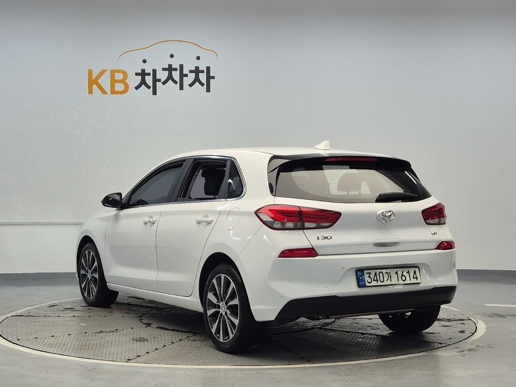 HYUNDAI i30 - Vista 4