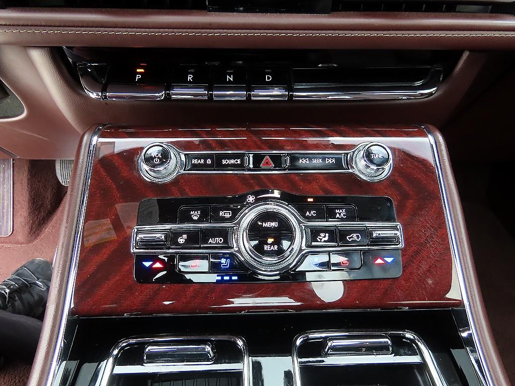Lincoln Aviator - Vista 11