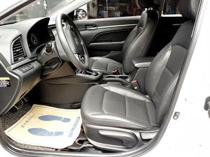 HYUNDAI Avante - Vista 9