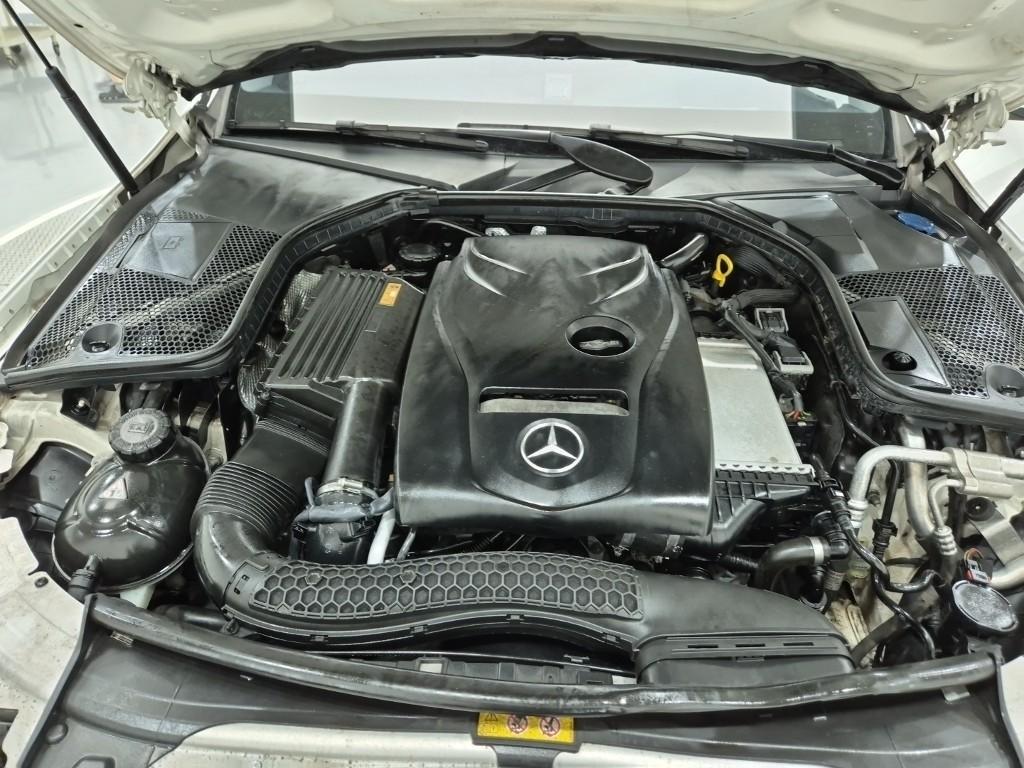 Mercedes Benz C Class - Vista 5