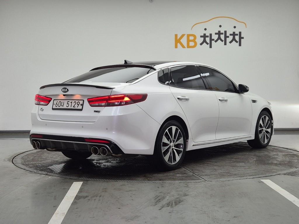 KIA K5 - Vista 4
