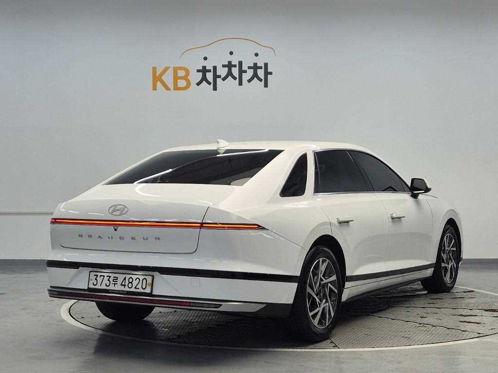 HYUNDAI Grandeur - Vista 3