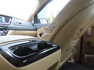 KIA Carnival - Vista 12