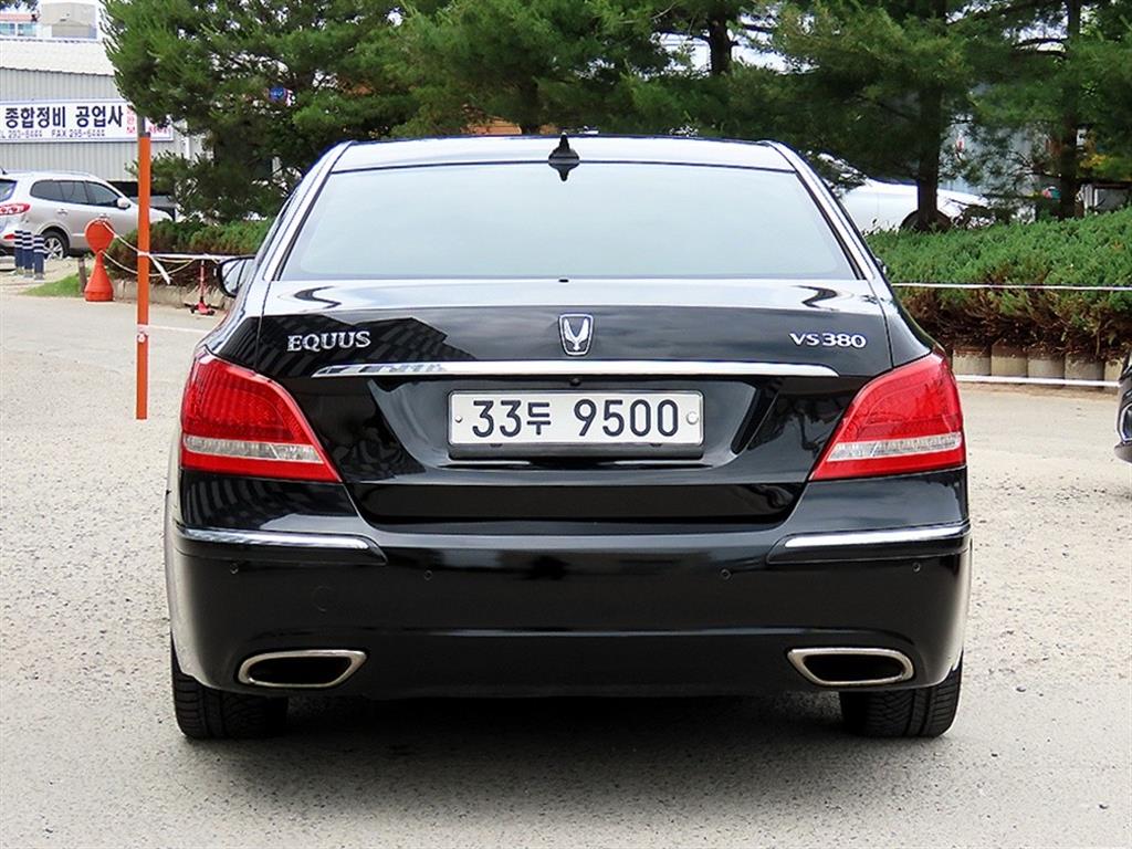 HYUNDAI Equus - Vista 4