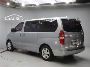 HYUNDAI Starex - Vista 6