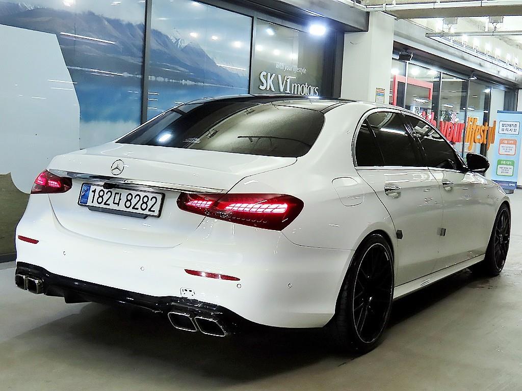 Mercedes Benz E class - Vista 4