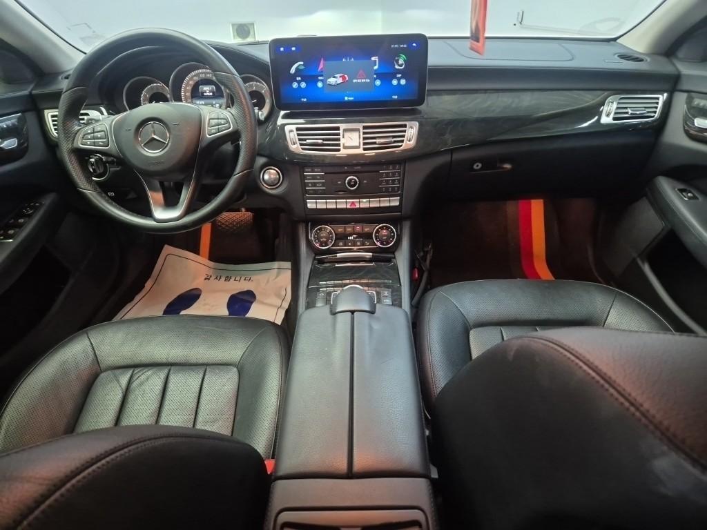 Mercedes Benz CLS Class - Vista 7