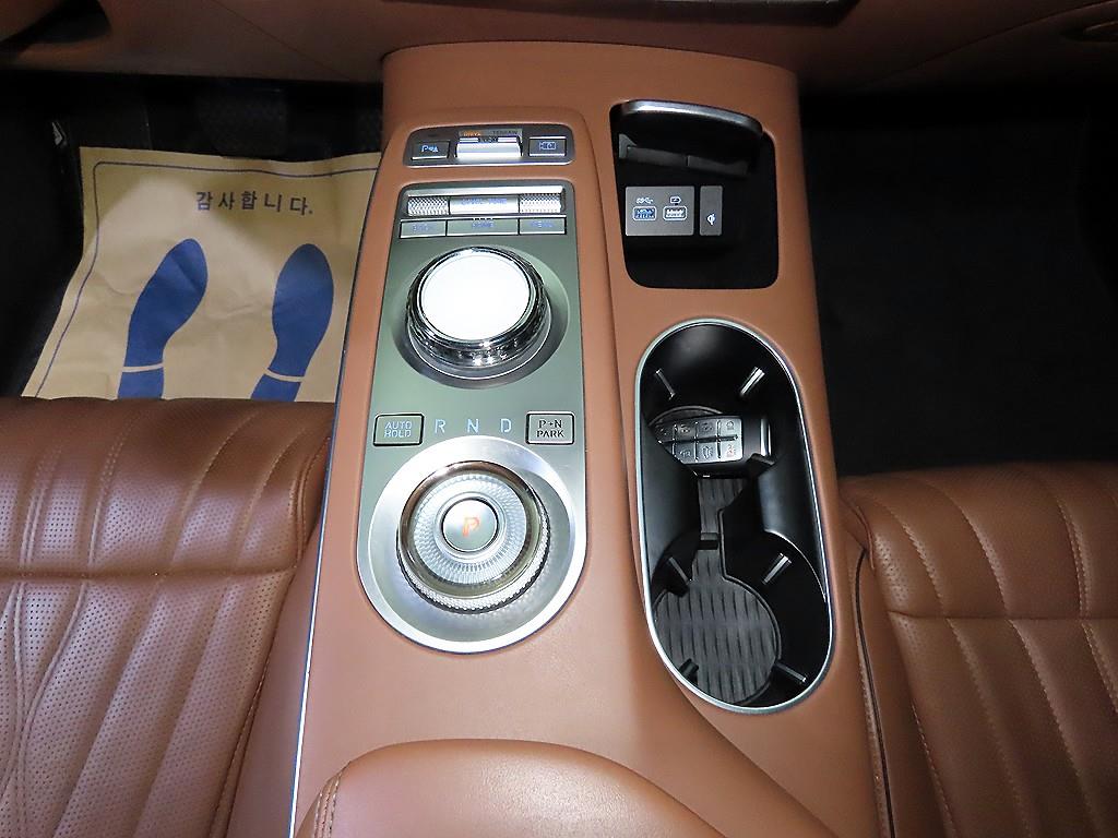 Genesis GV70 - Vista 12